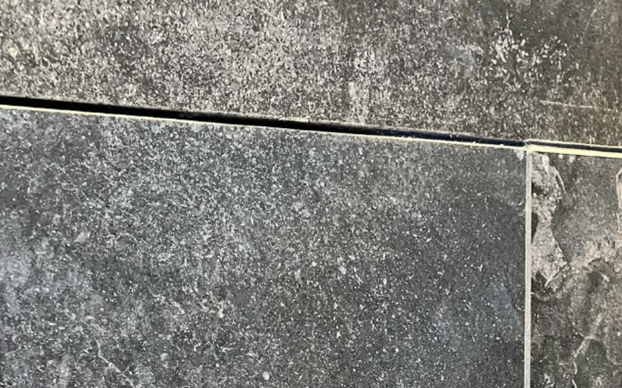 天然石割れ補修after